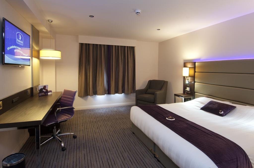 Premier Inn Merthyr Tydfil Exterior foto