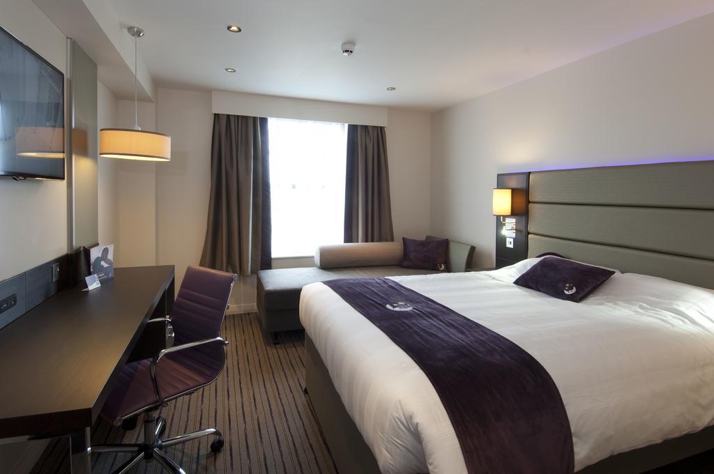 Premier Inn Merthyr Tydfil Exterior foto